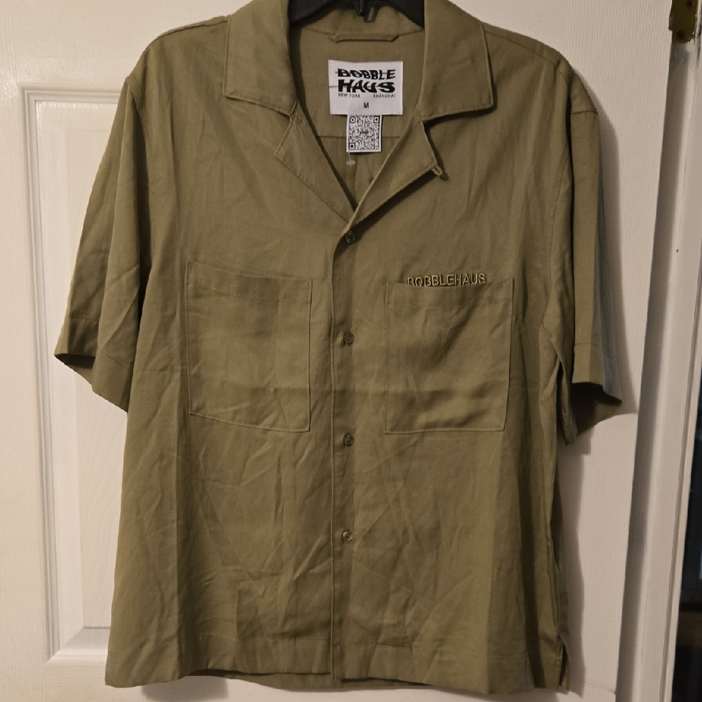 BOBBLEHAUS Olive Green Men's Shirt NWOT